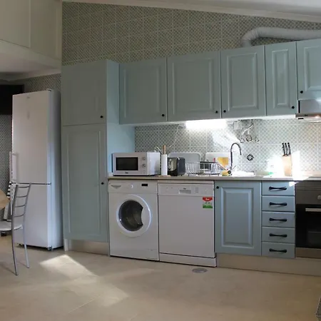 Alcantara, T2 Duplex Em Moradia Remodelada Nyaraló *